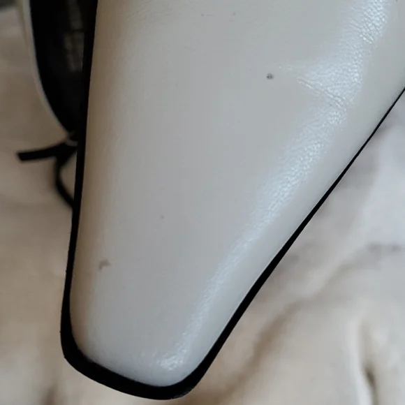 KENNETH COLE NEW YORK IVORY HEELS LEATHER SIZE 6 VINTAGE CLASSIC BLACK WHITE - Picture 11 of 14